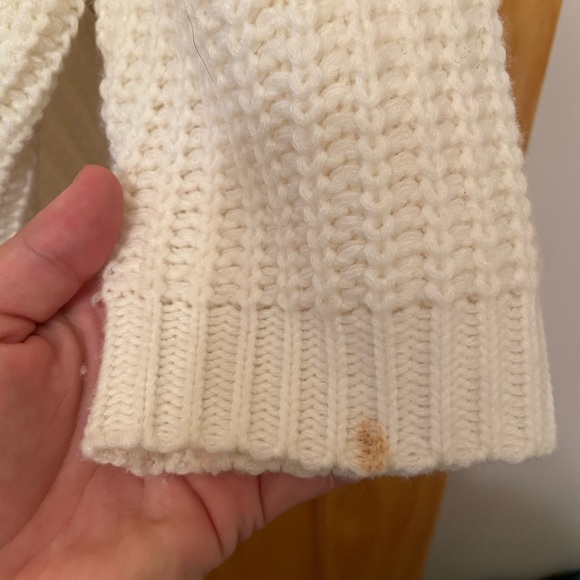 Oversized Sweater - Picture 4 of 4